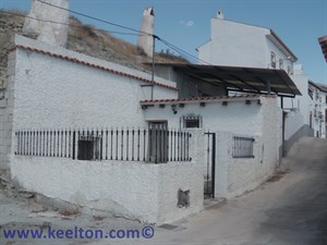 5 Double Bedroom Cave House in Benamaurel