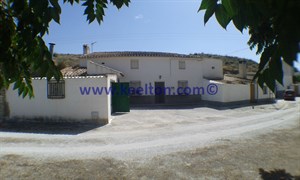 3 Bedroom Cave House in La Alqueria, Granada