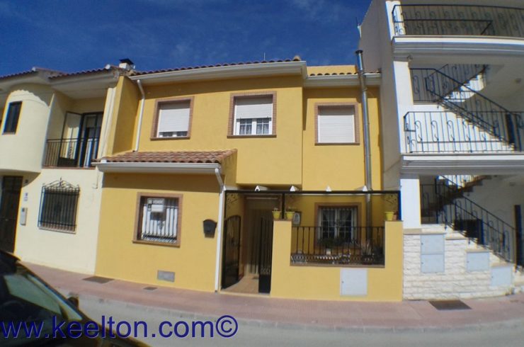 4 Bedroom Town House in Cullar , Granada