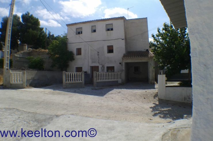 8 Bedroom Cave House in Castillejar, Granada