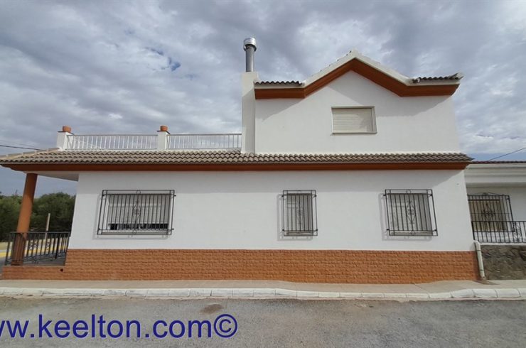 4 Bedroom House in Cela, Lucar