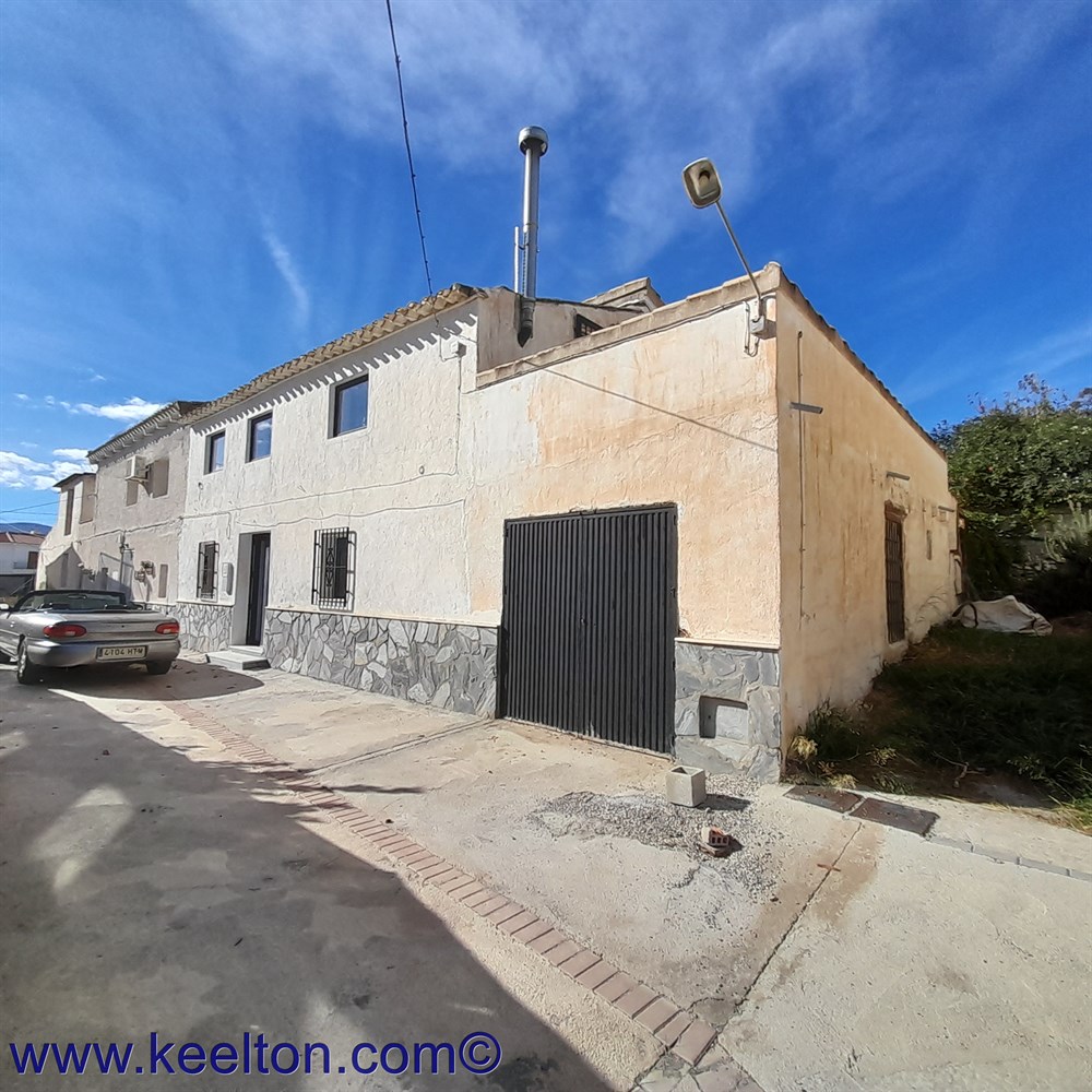 4 Bedroom House with Garage in Cela, Almeria